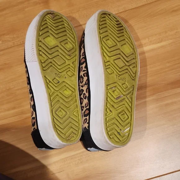 Toms Leopard Print Slip-On Sneakers - Picture 6 of 7